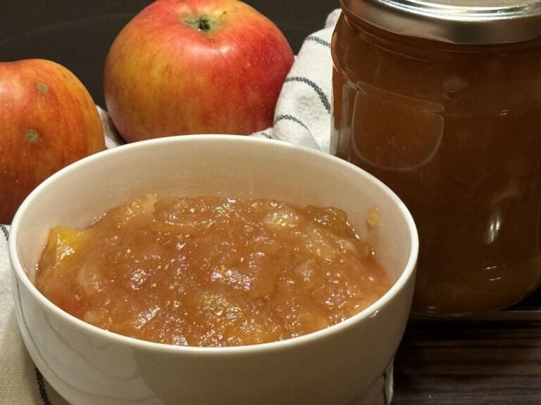 Obuolienė su cinamonu